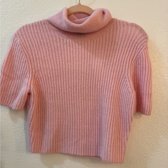 House of Harlow 1960 Pink Ribbed Short-Sleeve Turtleneck Sweater - Picture 6 of 8